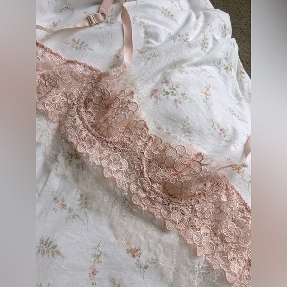VERY RARE Victoria Secret Designer Collection Lace Bralette/Coachella